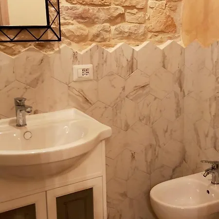 Vicolo Degli Archi Bed & Breakfast Trani