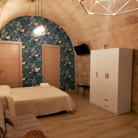 Vicolo Degli Archi Trani